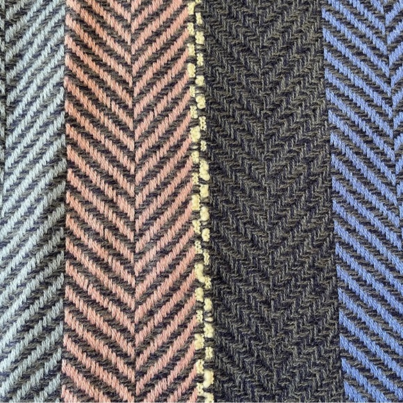 Churchill Hand Woven Wool Pink Blue Pastels Scarf 72 x 50” - Picture 8 of 12